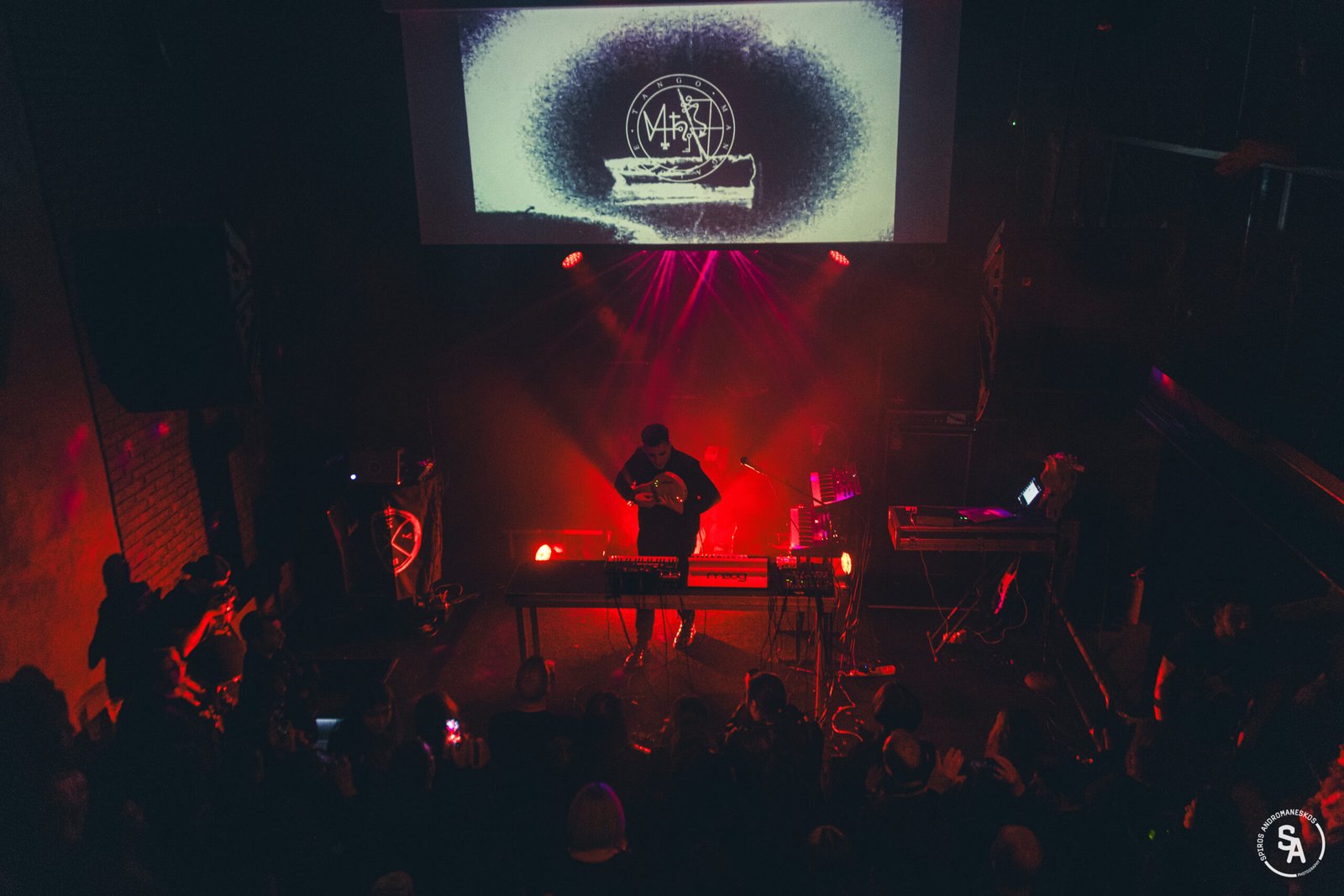 Μαύρα παραμύθια και synth αποκαλύψεις: Clan of Xymox και Tango Mangalore, 27/03/2025 @Temple