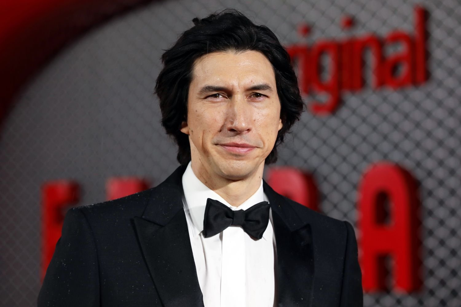 O Adam Driver είναι ένας από τους επικραστέρους για τον ρόλο του Neil McCauley στο “Heat 2”