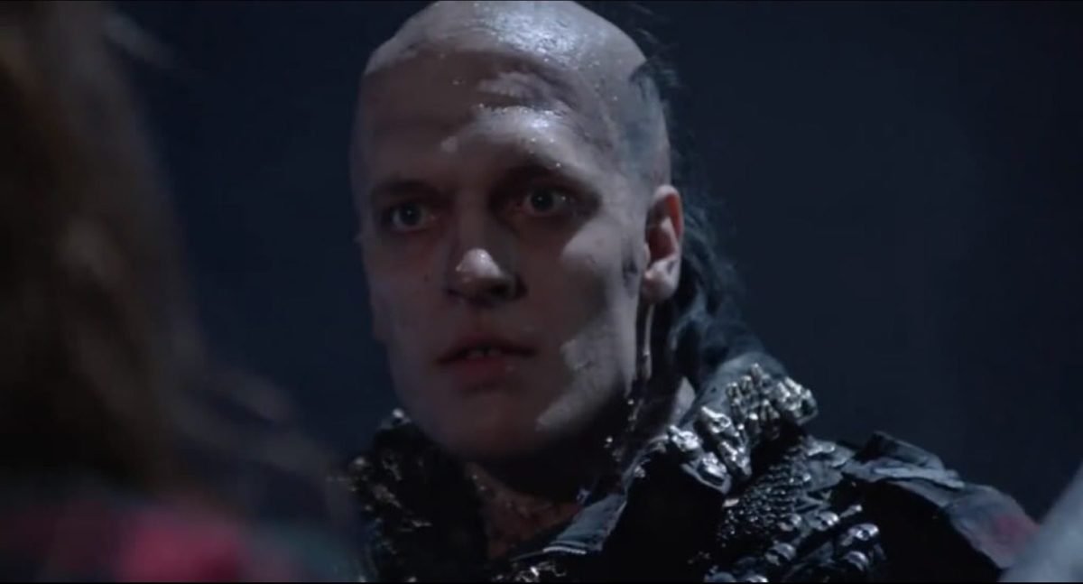 O Clancy Brown προσφέρει έναν άκρως απολαυστικό villain στο “Highlander”