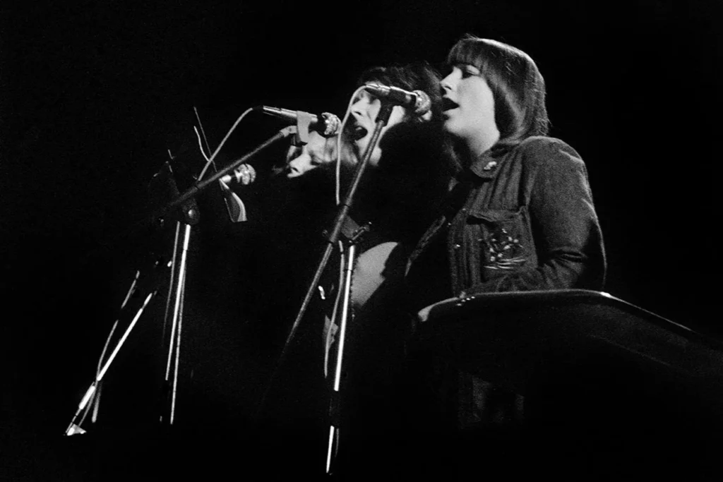 Pink Floyd: The Dark Side Of The Moon | Η “λιγότερο φωτογενής” πλευρά της Σελήνης στο πιο φωτεινό σημείο της μουσικής