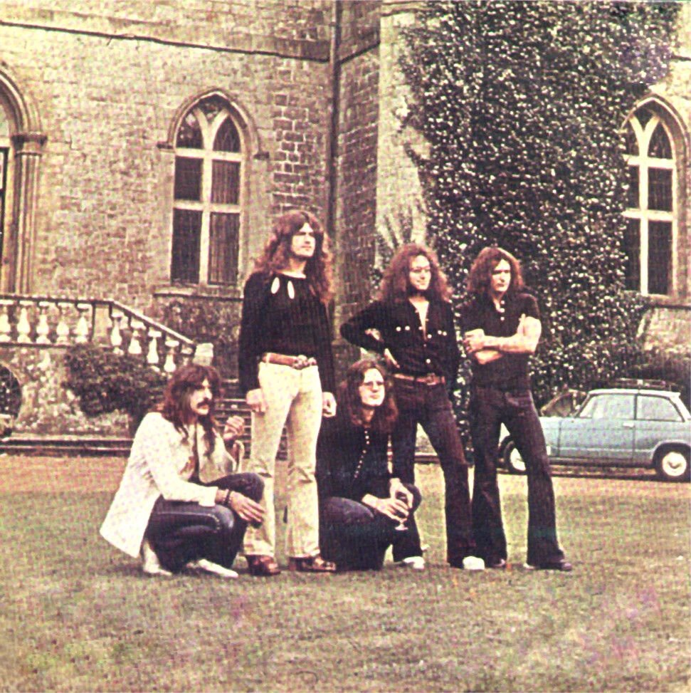 Clearwell Castle, Καταραμένα albums, black sabbath