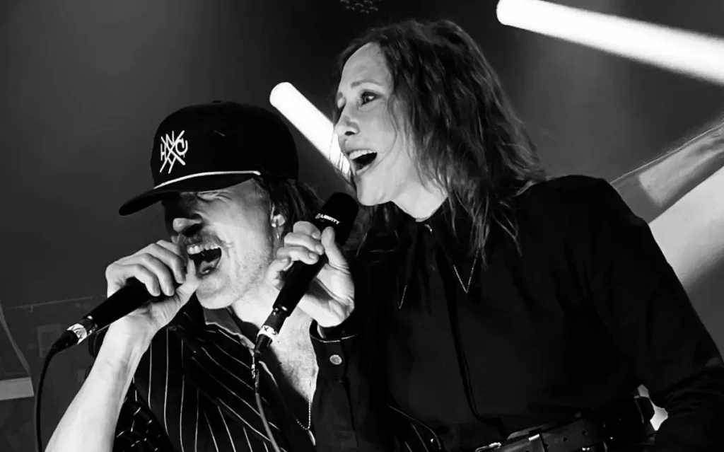 Η Vera Farmiga μπαίνει στον κόσμο του metal