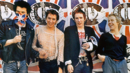 Sex Pistols: God Save the Queen | Η μουσική που δεν ζήτησε άδεια για να ακουστεί