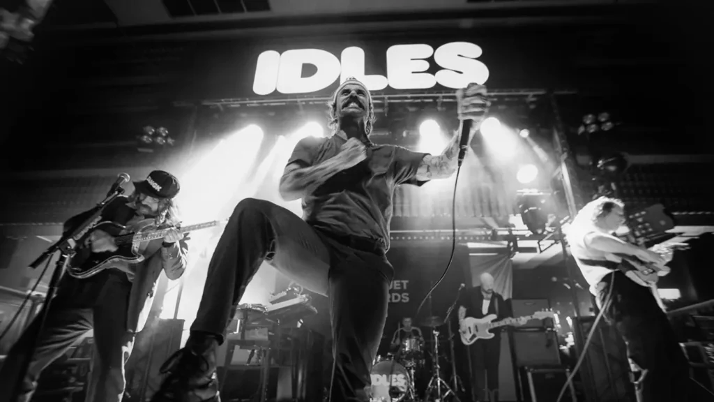 IDLES: Πάντα μπροστά από το ρεύμα, μόνιμα μακριά από τις ετικέτες