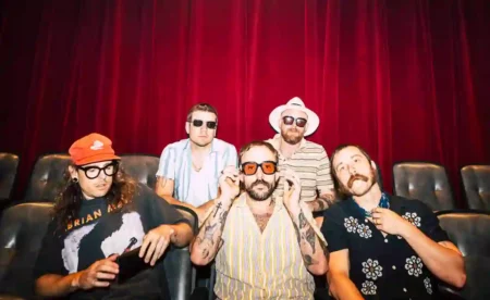 IDLES: Πάντα μπροστά από το ρεύμα, μόνιμα μακριά από τις ετικέτες