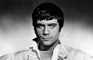 Oliver Reed: Ο ασυμβίβαστος «σκληρός» του βρετανικού σινεμά