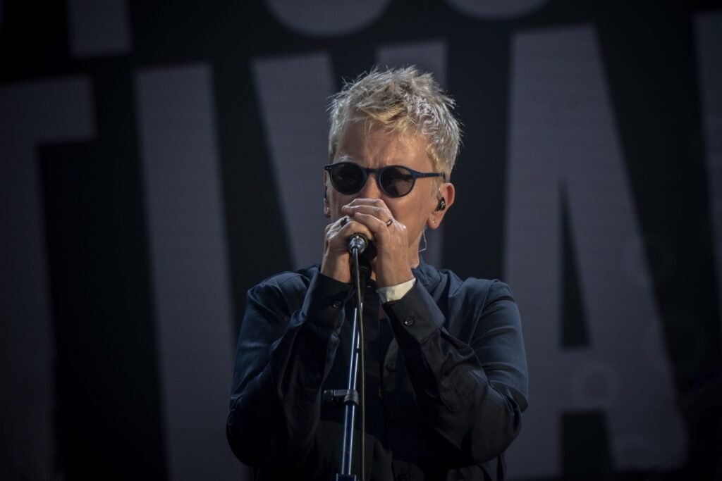 Anne Clark: Η ποιήτρια που έδωσε φωνή στο σκοτάδι
