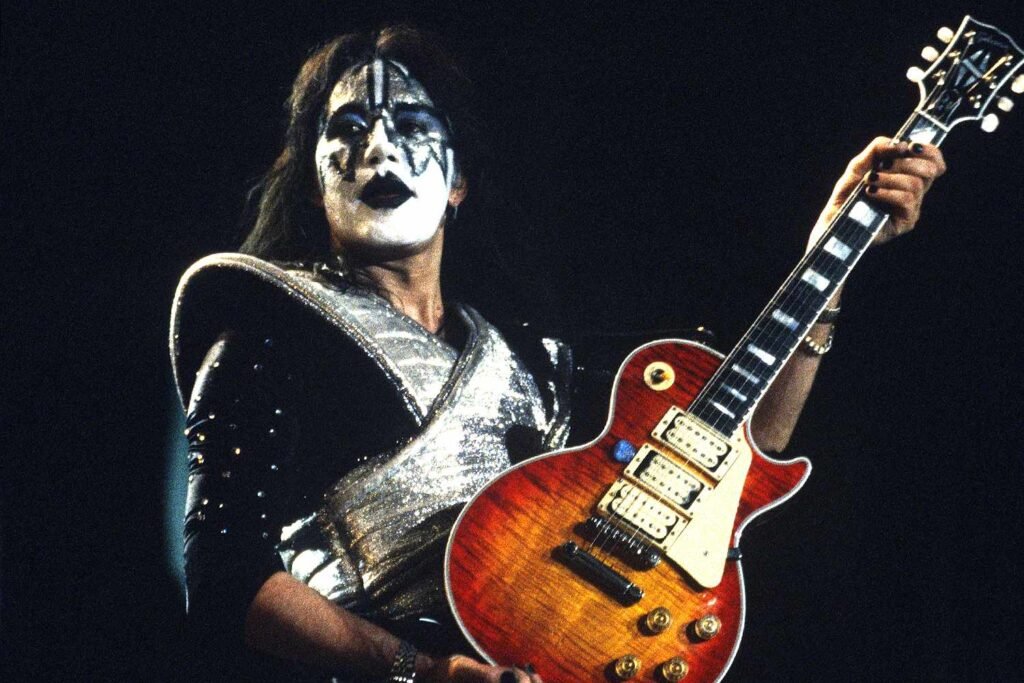 O Ace Frehley, κιθαρίστας και ιδρυτικό μέλος των Kiss, πέθανε στα 74