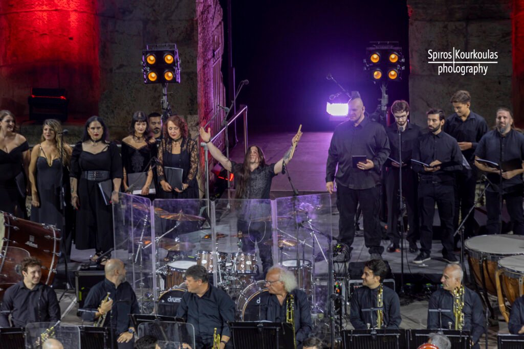 Οι SepticFlesh επέστρεψαν στο Ηρώδειο με μια καθηλωτική συμφωνική παράσταση, ενώνοντας metal και κλασική μουσική σε μια ιερή εμπειρία