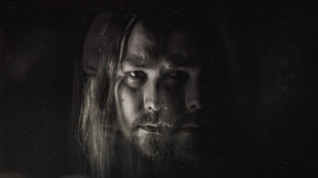 Jesse Heikkinen (The Abbey): «Η σιωπή είναι εκεί όπου συμβαίνει η μαγεία»