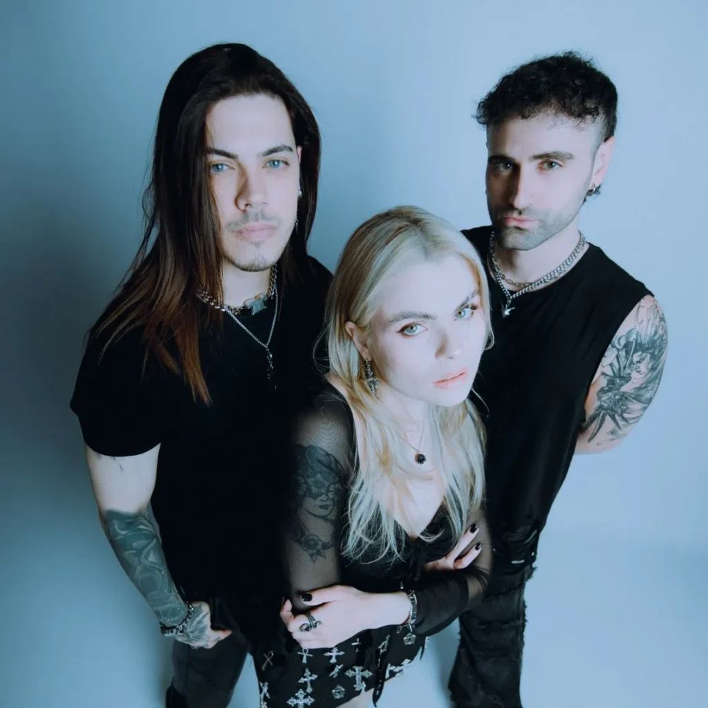 Οι OCEANDVST αφήνουν το παρελθόν να μιλήσει στο “Ghost”
