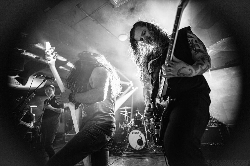 Dödsrit: «Δεν επιτρέπουμε να μας σιωπήσει κανείς»