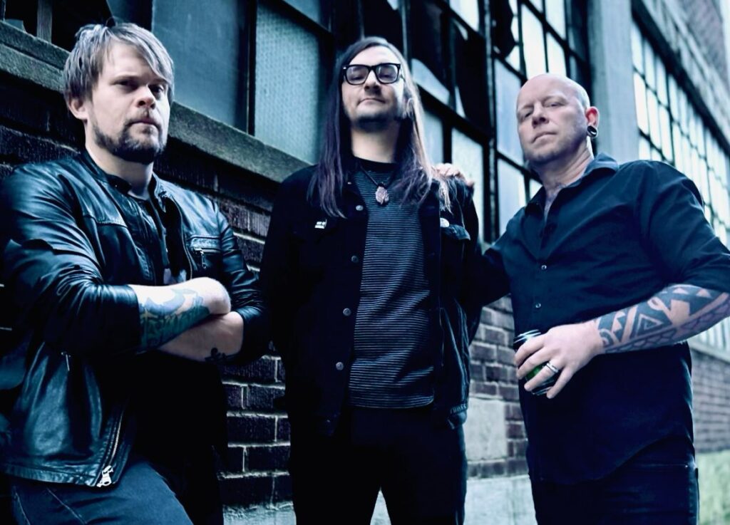 Ryan Ferrier (Valley of the Sun): «Γίνεται όλο και πιο δύσκολο να γράψεις ανεβαστική μουσική όταν όλα μοιάζουν τόσο χωρίς ελπίδα»