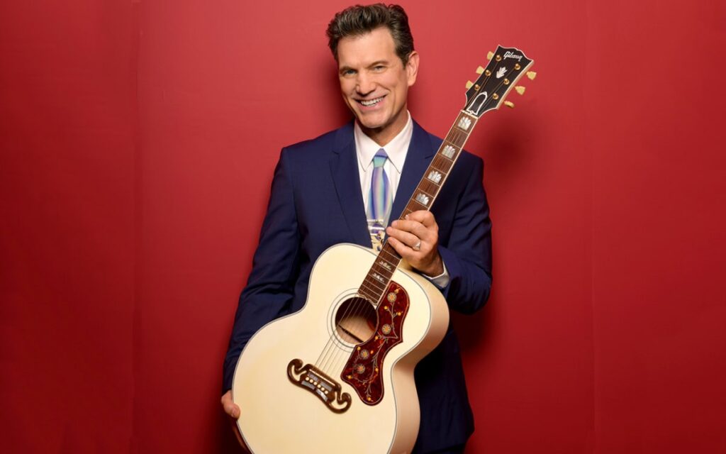 Release Athens 2026: O Chris Isaak στο Θέατρο Λυκαβηττού