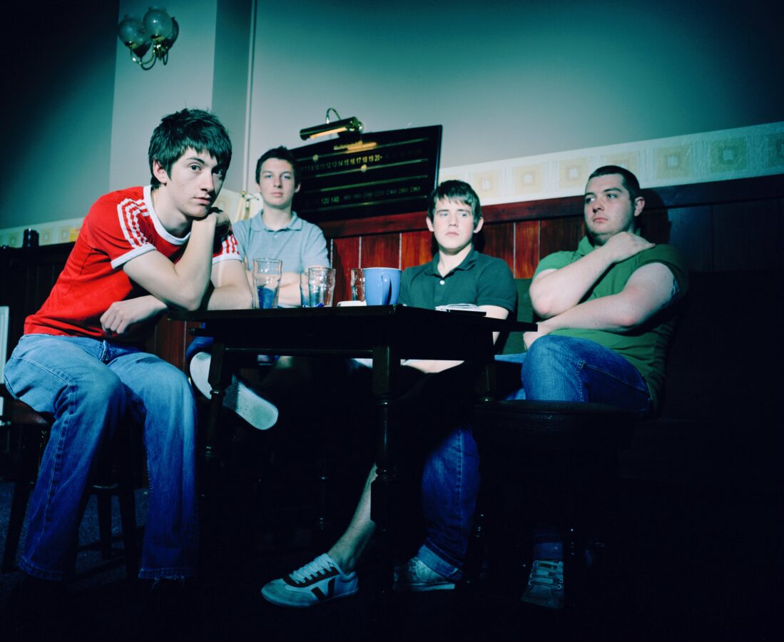 Arctic Monkeys: Whatever People Say I Am, That's What I'm Not | To Sheffield, o Alex Turner και ο Δημήτρης Παπαμιχαήλ