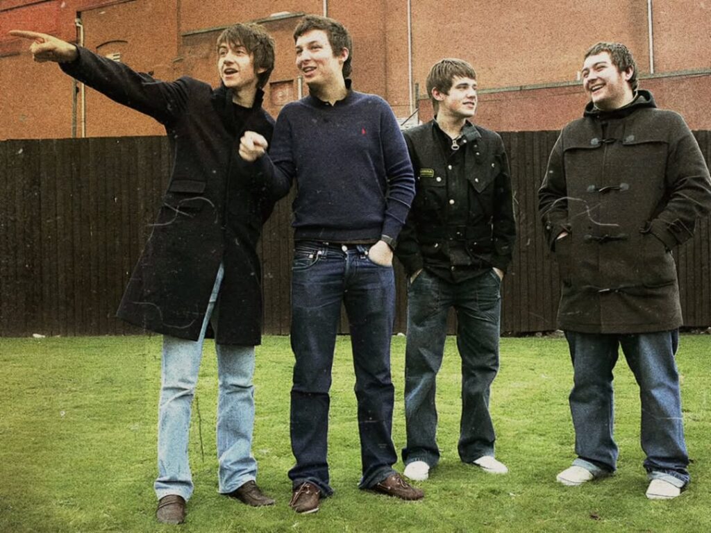 Arctic Monkeys: Whatever People Say I Am, That's What I'm Not | To Sheffield, o Alex Turner και ο Δημήτρης Παπαμιχαήλ