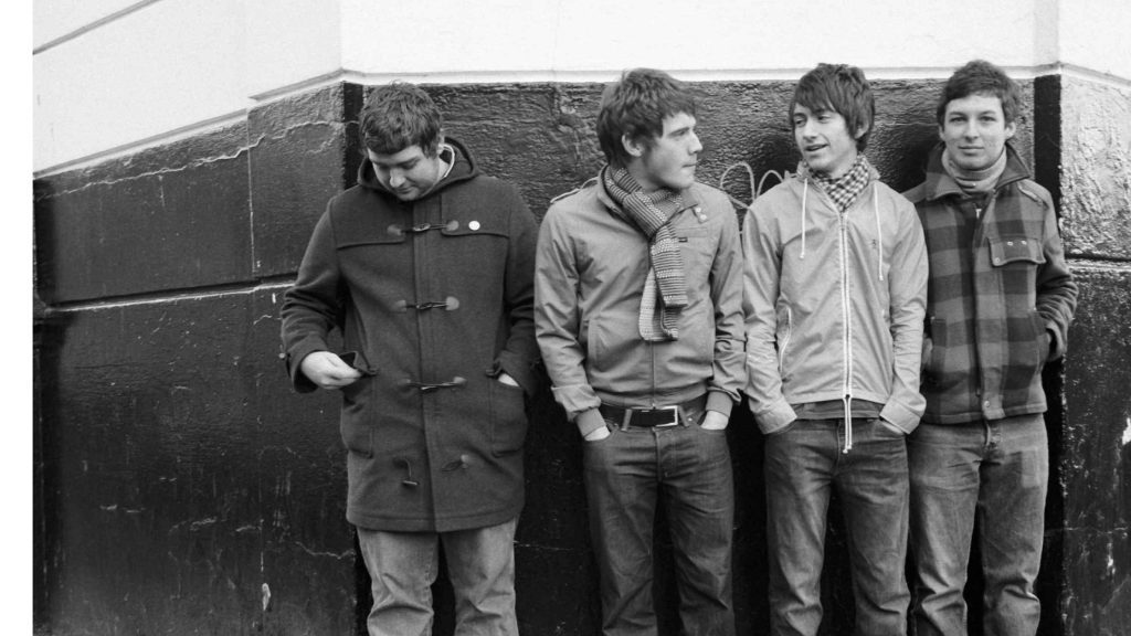 Arctic Monkeys: Whatever People Say I Am, That's What I'm Not | To Sheffield, o Alex Turner και ο Δημήτρης Παπαμιχαήλ