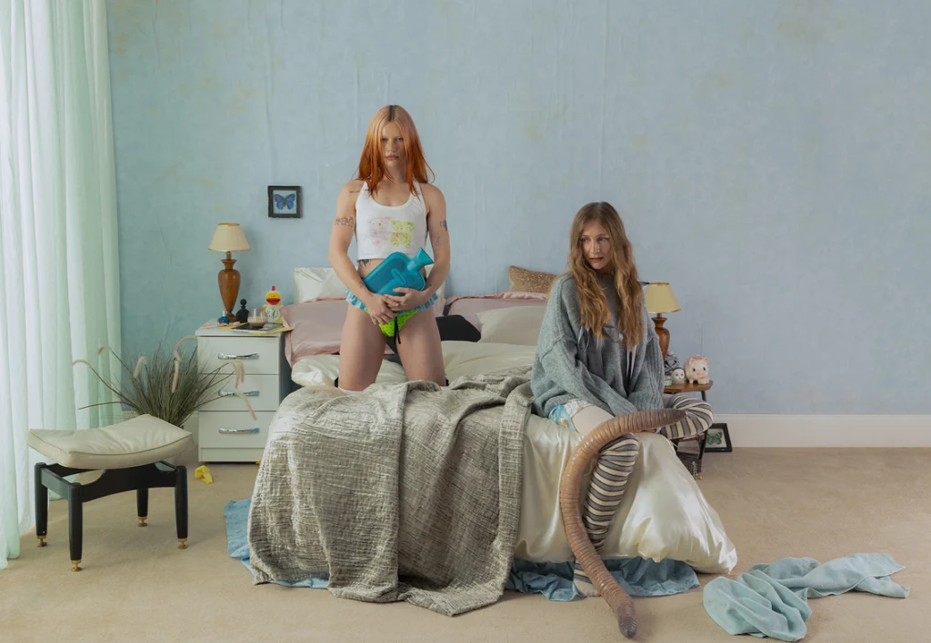 Το “HELP(2)” της War Child είναι μια νέα συλλογική φιλανθρωπική κυκλοφορία με κορυφαίους καλλιτέχνες, για τη στήριξη παιδιών σε εμπόλεμες ζώνες