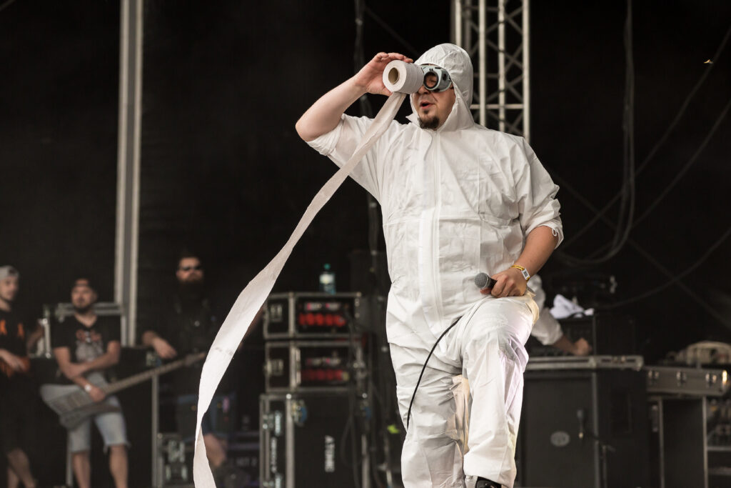 Gutalax: Γιατί το moshpit χρειάζεται διπλή στρώση