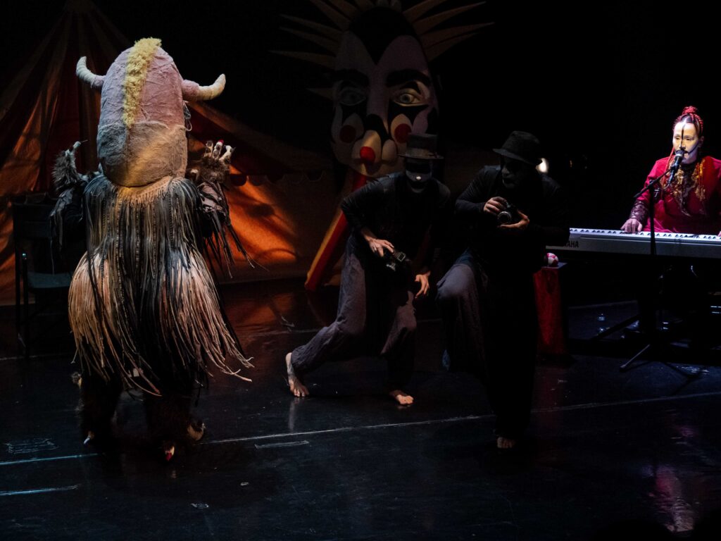 Dirty Granny Tales: «Η Τέχνη πρέπει να λειτουργεί ως μέσο έκφρασης»