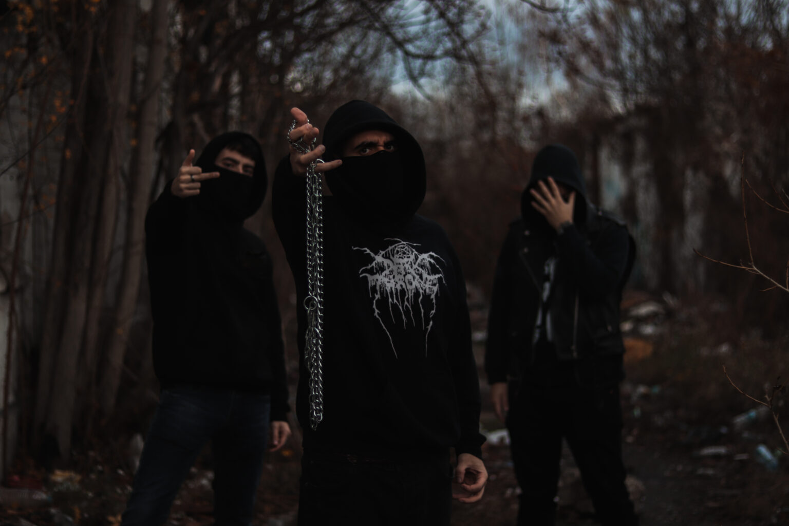 Θλίψις: «Το black metal σου δίνει την ελευθερία να μιλήσεις για τη μαυρίλα που φωλιάζει μέσα σου» Θλίψις: «Το black metal σου δίνει την ελευθερία να μιλήσεις για τη μαυρίλα που φωλιάζει μέσα σου»