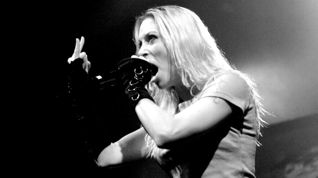 Δεν θα είναι η Angela Gossow η νέα τραγουδίστρια των Arch Enemy