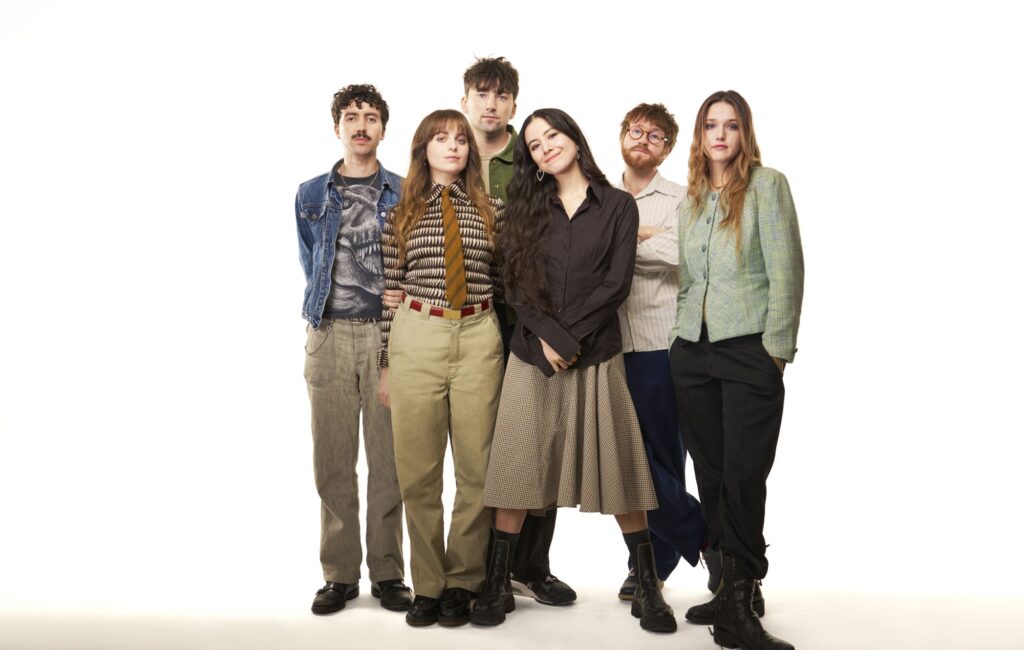 Η μεγάλη επιστροφή των Black Country, New Road στη σκηνή του Floyd