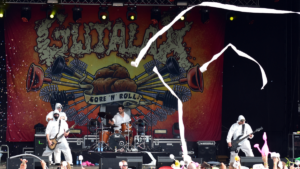 Gutalax: Γιατί το moshpit χρειάζεται διπλή στρώση