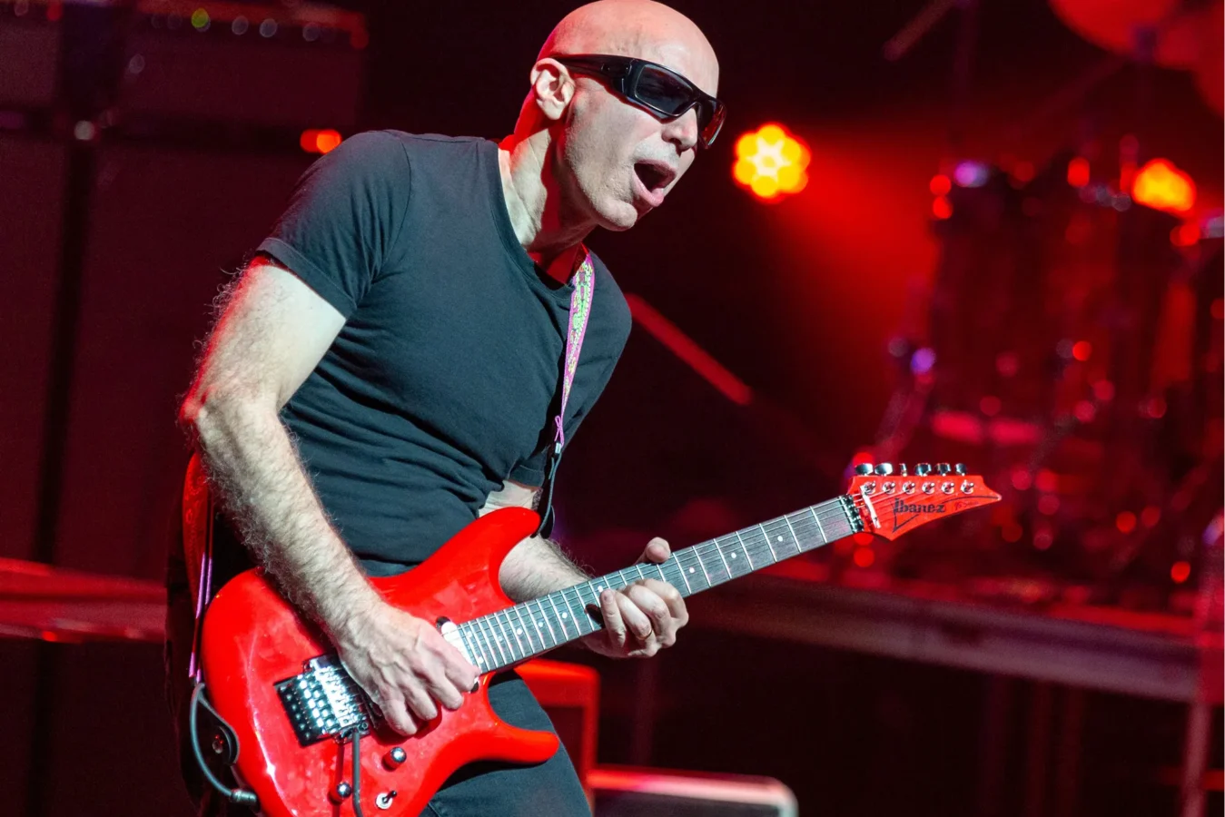 Ο Joe Satriani εξήγησε γιατί το tribute στους Van Halen με τον Lee Roth & τον Sammy Hagar δεν λειτούργησε