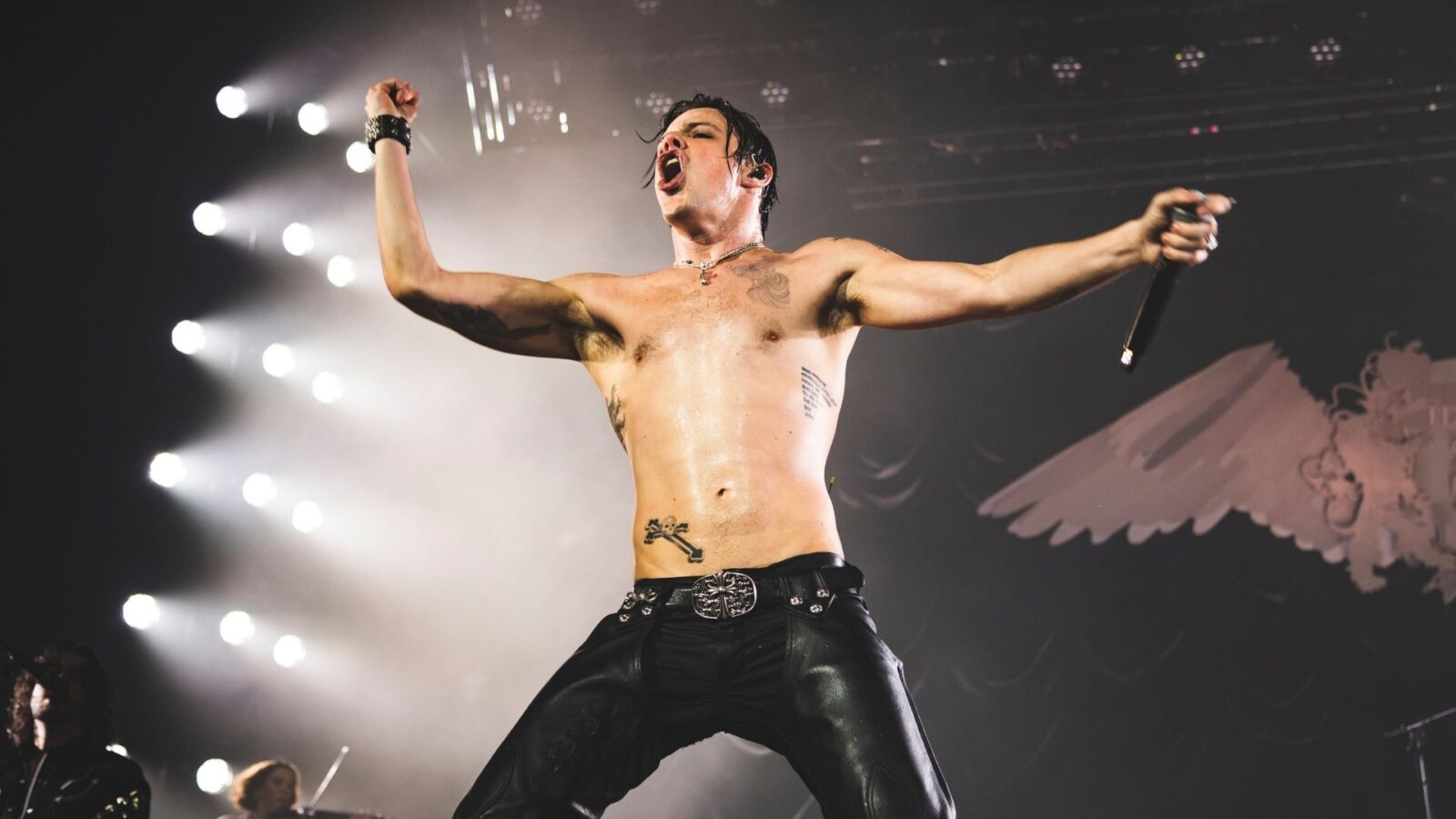 Ο Yungblud απαντά στις απρόσιτες τιμές των φεστιβάλ με το δικό του BLUDFEST