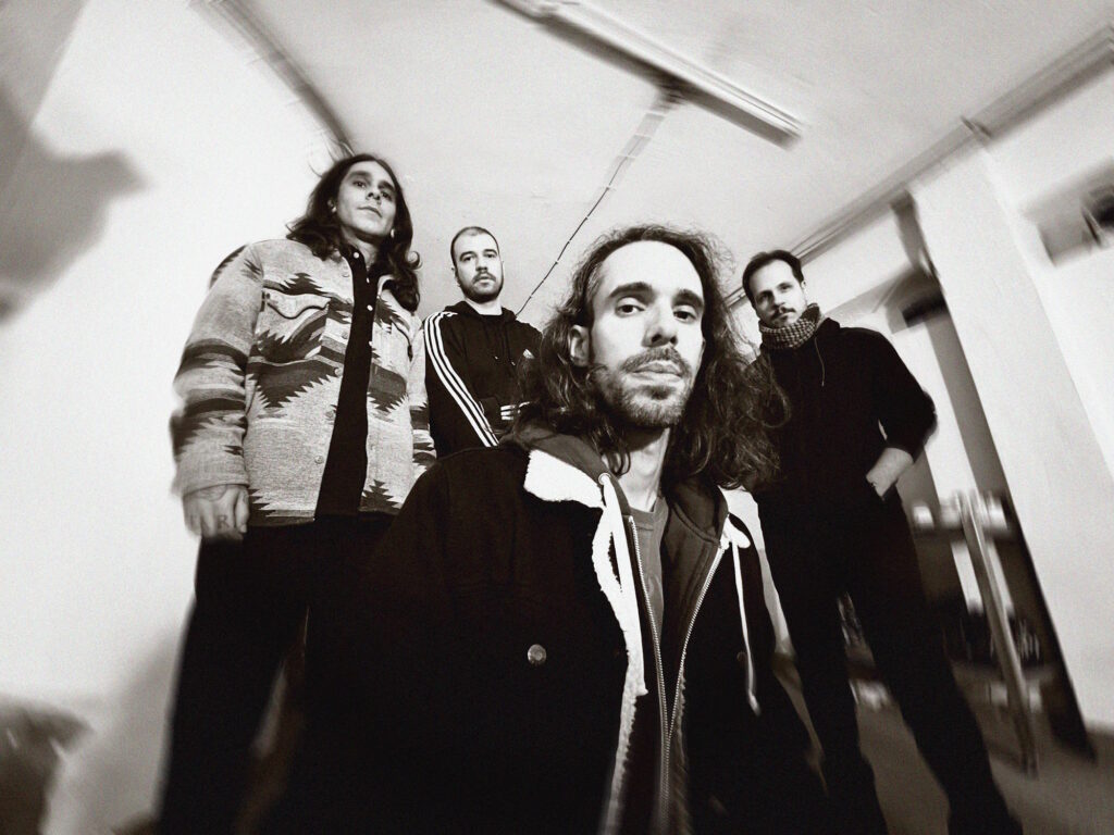 Οι Common People παρουσιάζουν το “Once in a while”