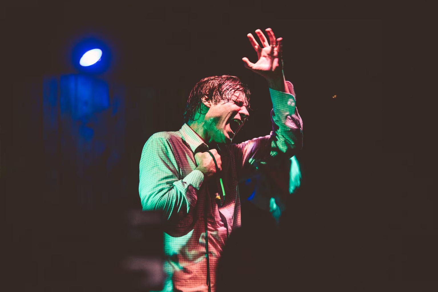 Ο “philosopher pop star” John Maus έρχεται στην Αθήνα