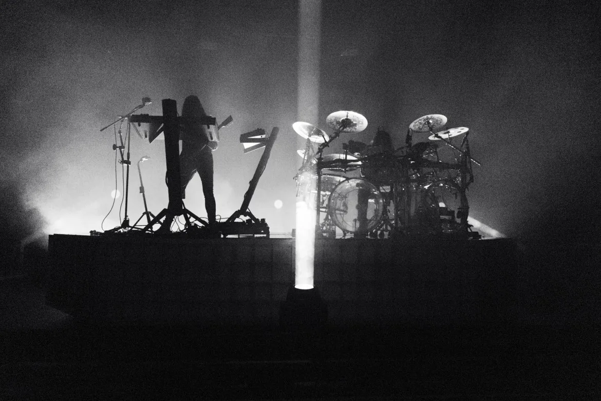 Ο Perturbator επιστρέφει στην Αθήνα για ένα σκοτεινό synth υπερθέαμα