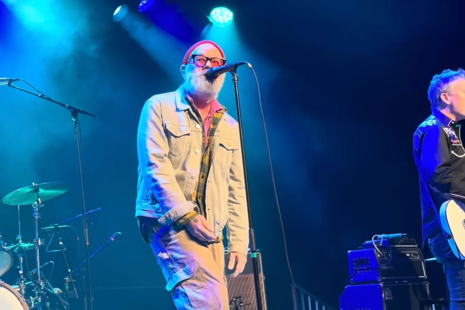 O Michael Stipe ανέβηκε στη σκηνή για να τραγουδήσει ξανά R.E.M.