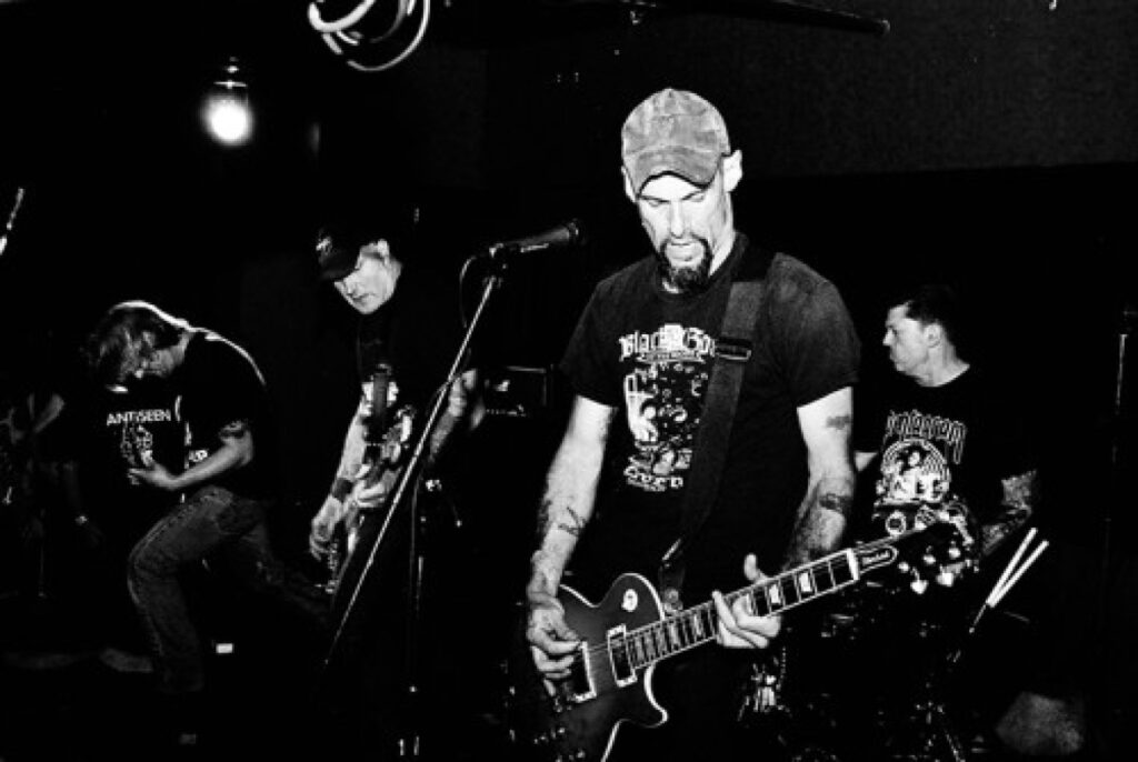 Οι Zeke επιστρέφουν στην Αθήνα μετά από οκτώ χρόνια