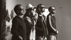 Οι Common People παρουσιάζουν το “Once in a while”