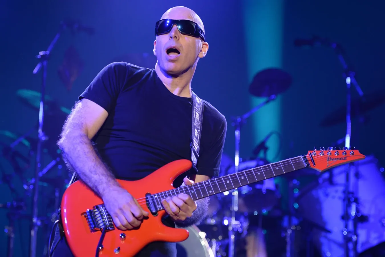 Ο Joe Satriani εξήγησε γιατί το tribute στους Van Halen με τον Lee Roth & τον Sammy Hagar δεν λειτούργησε