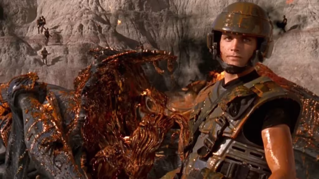 Starship Troopers: Πώς ο Paul Verhoeven μετέτρεψε μια χαζή ιδέα σε αριστούργημα