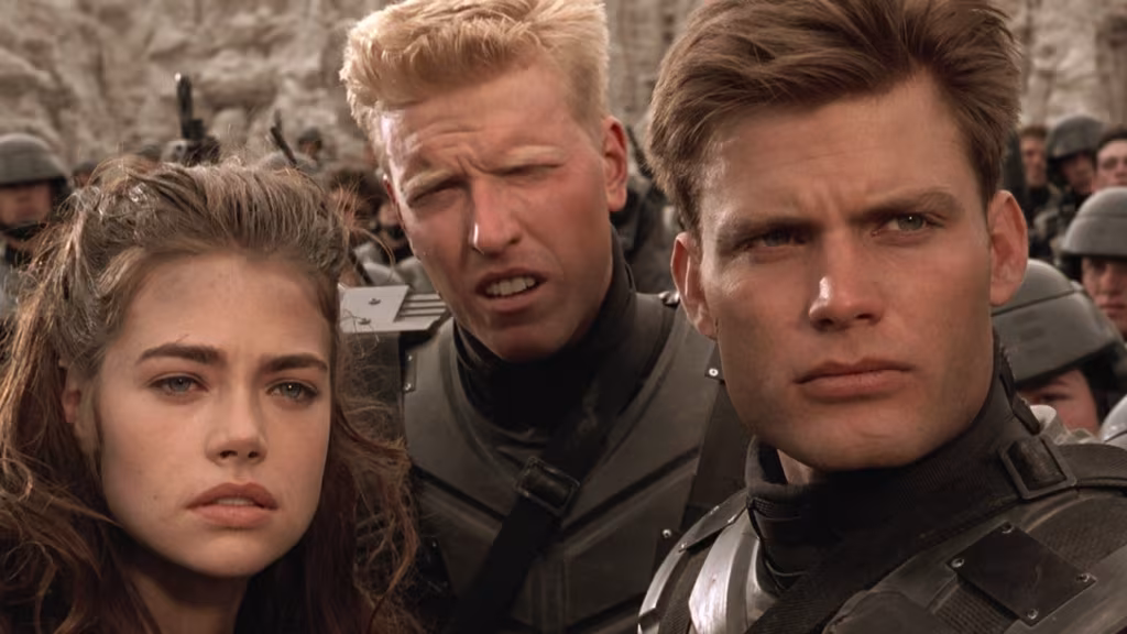 Starship Troopers: Πώς ο Paul Verhoeven μετέτρεψε μια χαζή ιδέα σε αριστούργημα