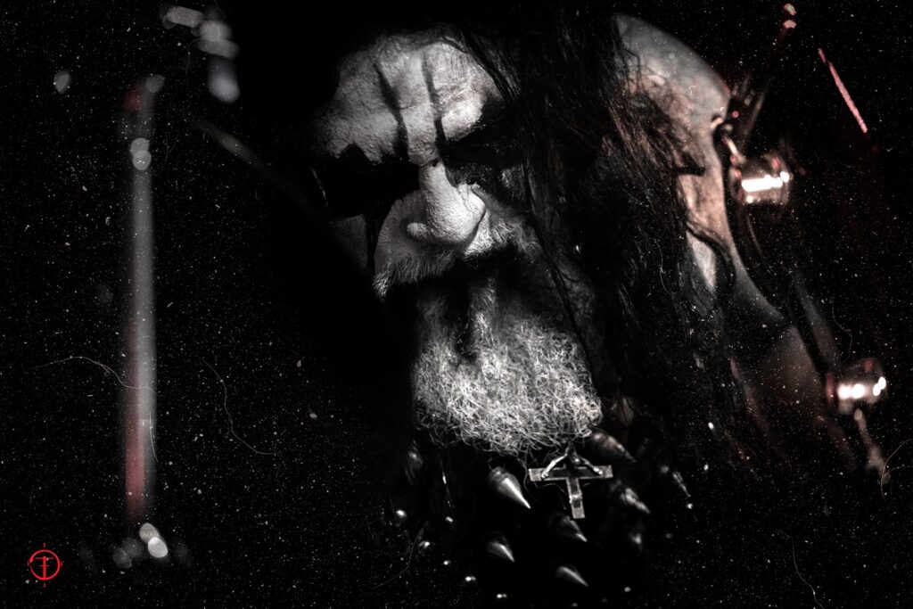 Black metal τελετουργία στο Temple με Thornspawn και Asagraum