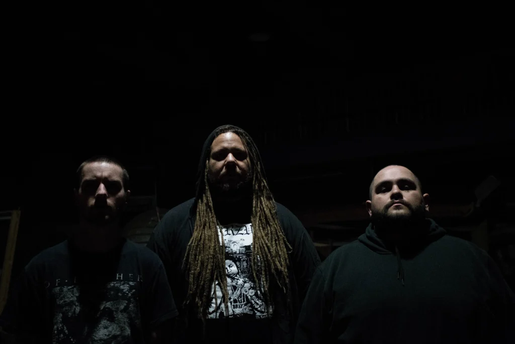 Primitive Man: «Ερχόμαστε για να σας καταστρέψουμε»