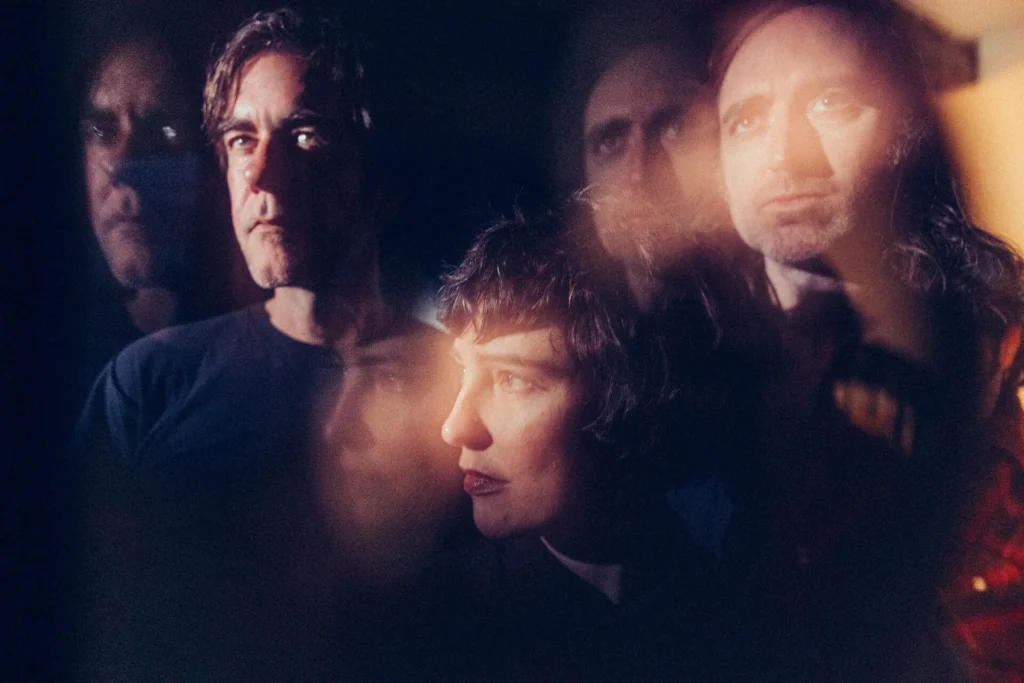 A Place To Bury Strangers: Ο εκκωφαντικός θόρυβος ως υψηλή τέχνη