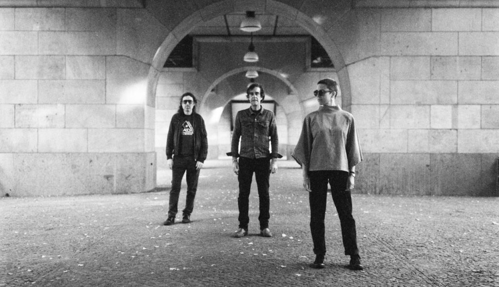 A Place To Bury Strangers: Ο εκκωφαντικός θόρυβος ως υψηλή τέχνη