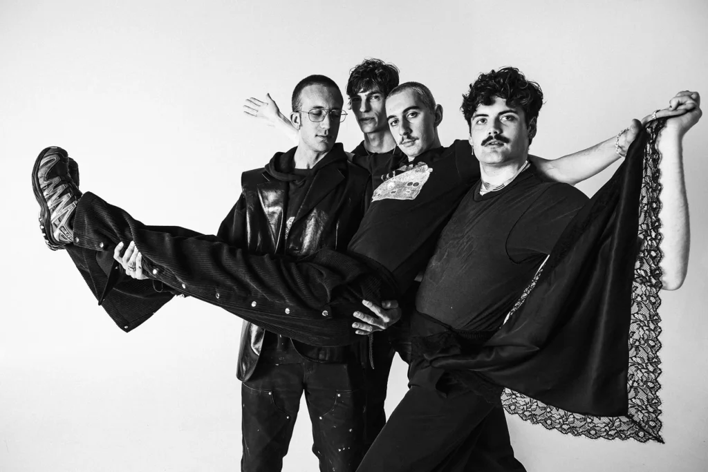 Το Plisskën παρουσιάζει τους Model/Actriz στο An Club