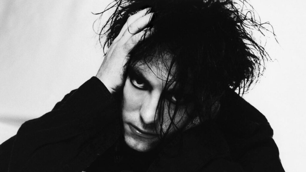 Robert Smith: Η μελωδία πίσω από το σαγηνευτικό σκοτάδι των The Cure