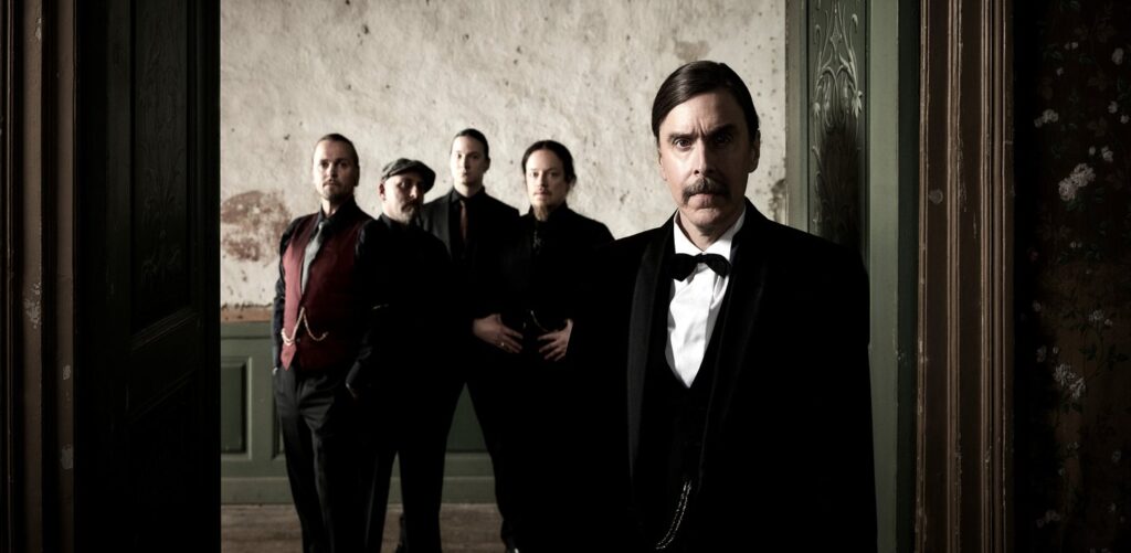 Το “Orchid” των Opeth γεννήθηκε μέσα από περίεργες συγκυρίες στo σκοτάδι ενός υπογείου, συνδυάζοντας λάθη, τύχη και αλλόκοτες ιδέες.