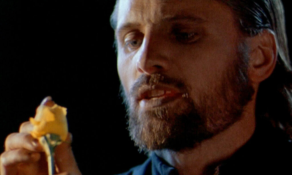 O Viggo Mortensen ως Εωσφόρος στο "The Prophecy"
