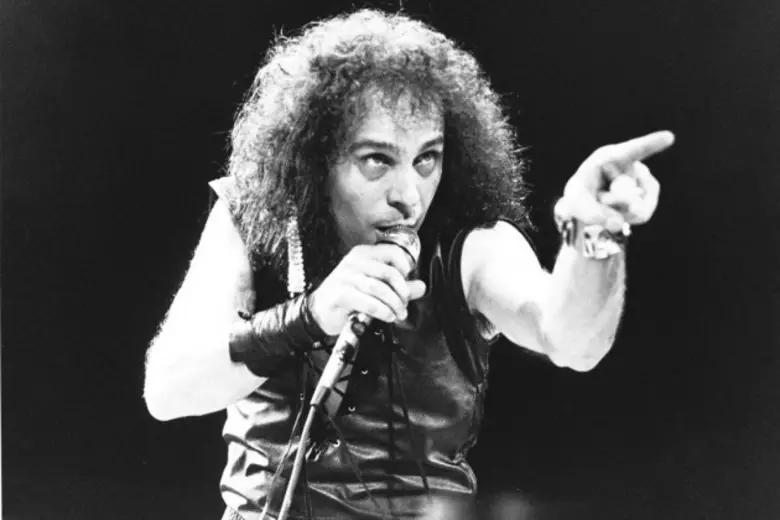 Νέος frontman, νέοι κανόνες: 5 μπάντες που απέδειξαν ότι ουδείς αναντικατάστατος