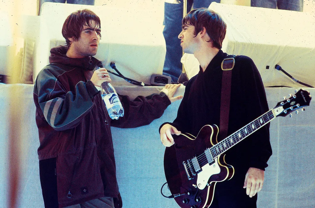 Liam Gallagher: Το χρονικό του χάους και οι χειροπέδες στην περιοδεία των Oasis