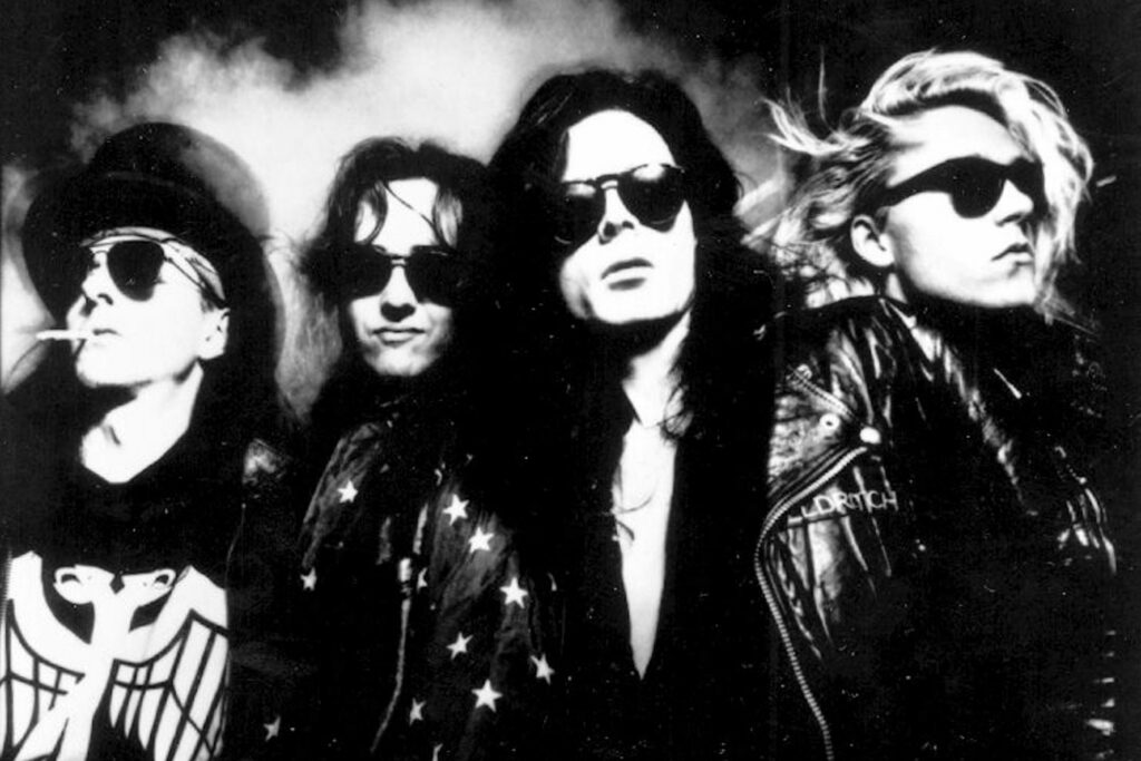 The Sisters of Mercy: Τα μαύρα γυαλιά, το drum machine και η τέχνη της απόλυτης ανεξαρτησίας